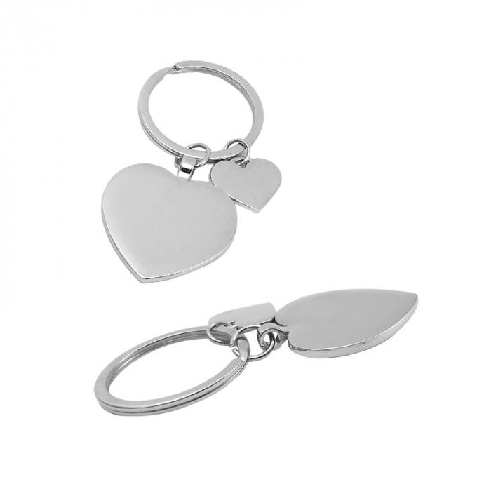 注文のバレンタイン デーの記念品の金属のキーホルダーは中心の形亜鉛合金のkeychainをカスタマイズした