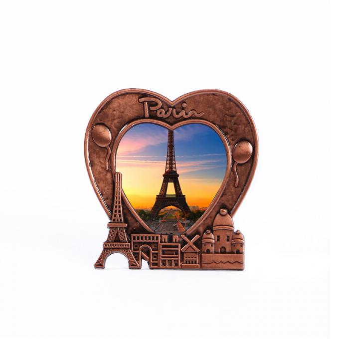 3D愛日没の景色のパリ フランス エッフェル塔の記念品のギフトの金属のハート形の額縁