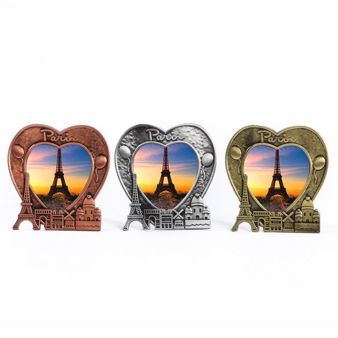 3D愛日没の景色のパリ フランス エッフェル塔の記念品のギフトの金属のハート形の額縁